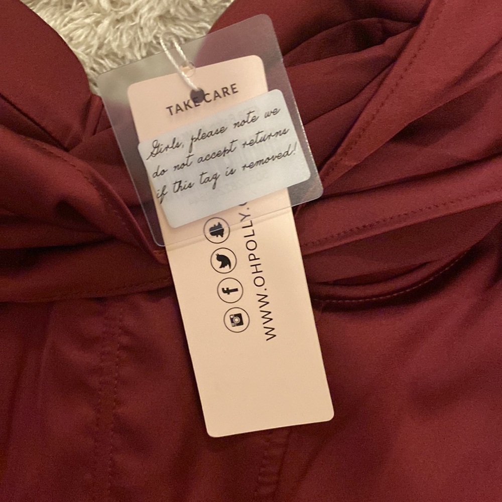 Beautiful dress. - Picture 3 of 4